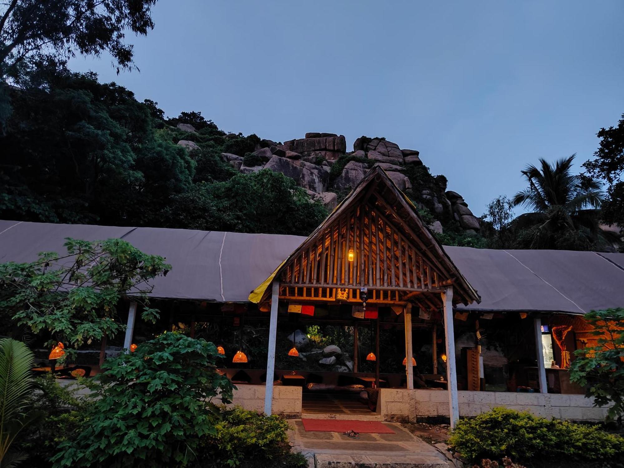 Lazy Panda Hotel Hampi Eksteriør billede